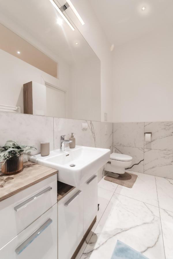 Cozy Apartment, 2 Private Terraces, 8 Min To City Center Βιέννη Εξωτερικό φωτογραφία